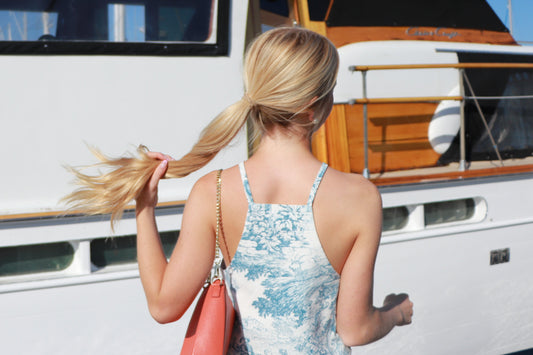 The High Neck Top in Blu