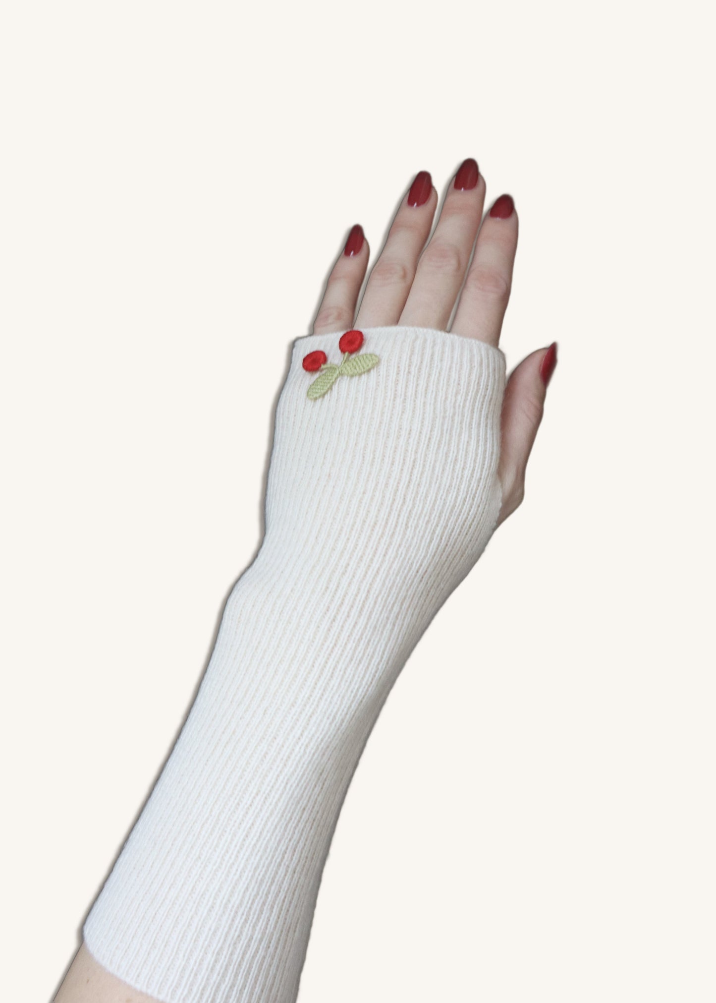 The Cherry Cashmere Gloves in Panna Cotta